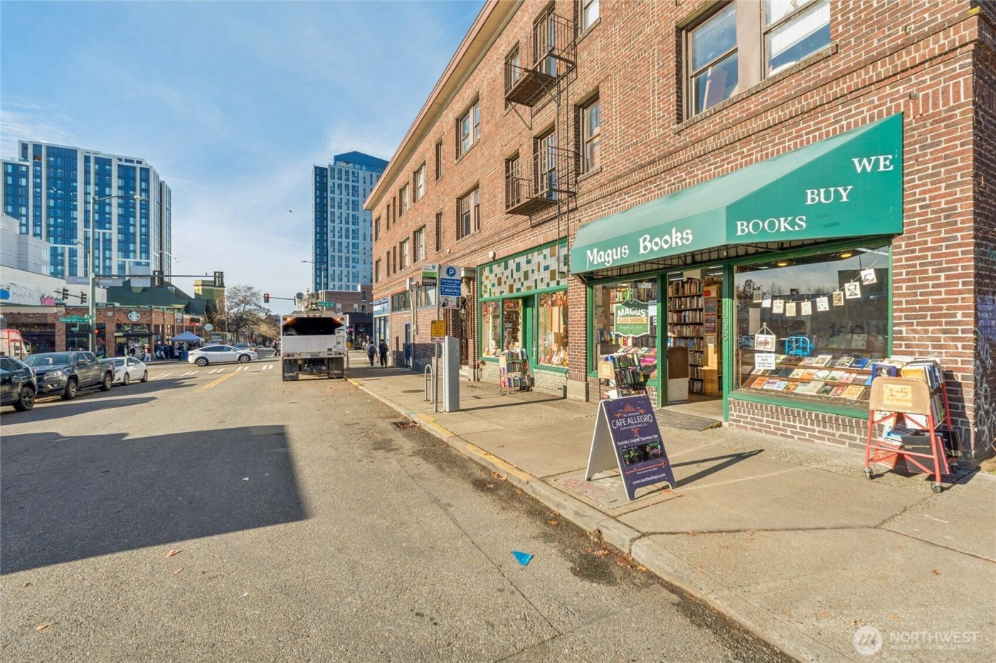 905 NE 43rd Street #108, Seattle, WA 98105