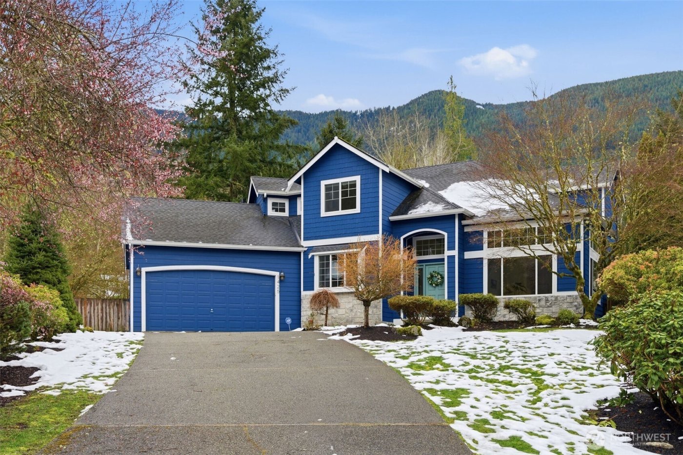 1425 SW 13th Place , North Bend, WA 98045