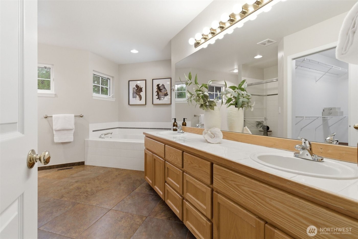 1425 SW 13th Place , North Bend, WA 98045