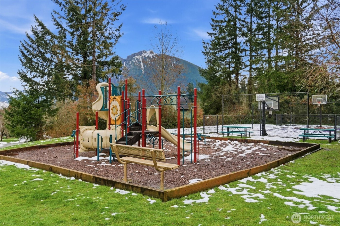 1425 SW 13th Place , North Bend, WA 98045