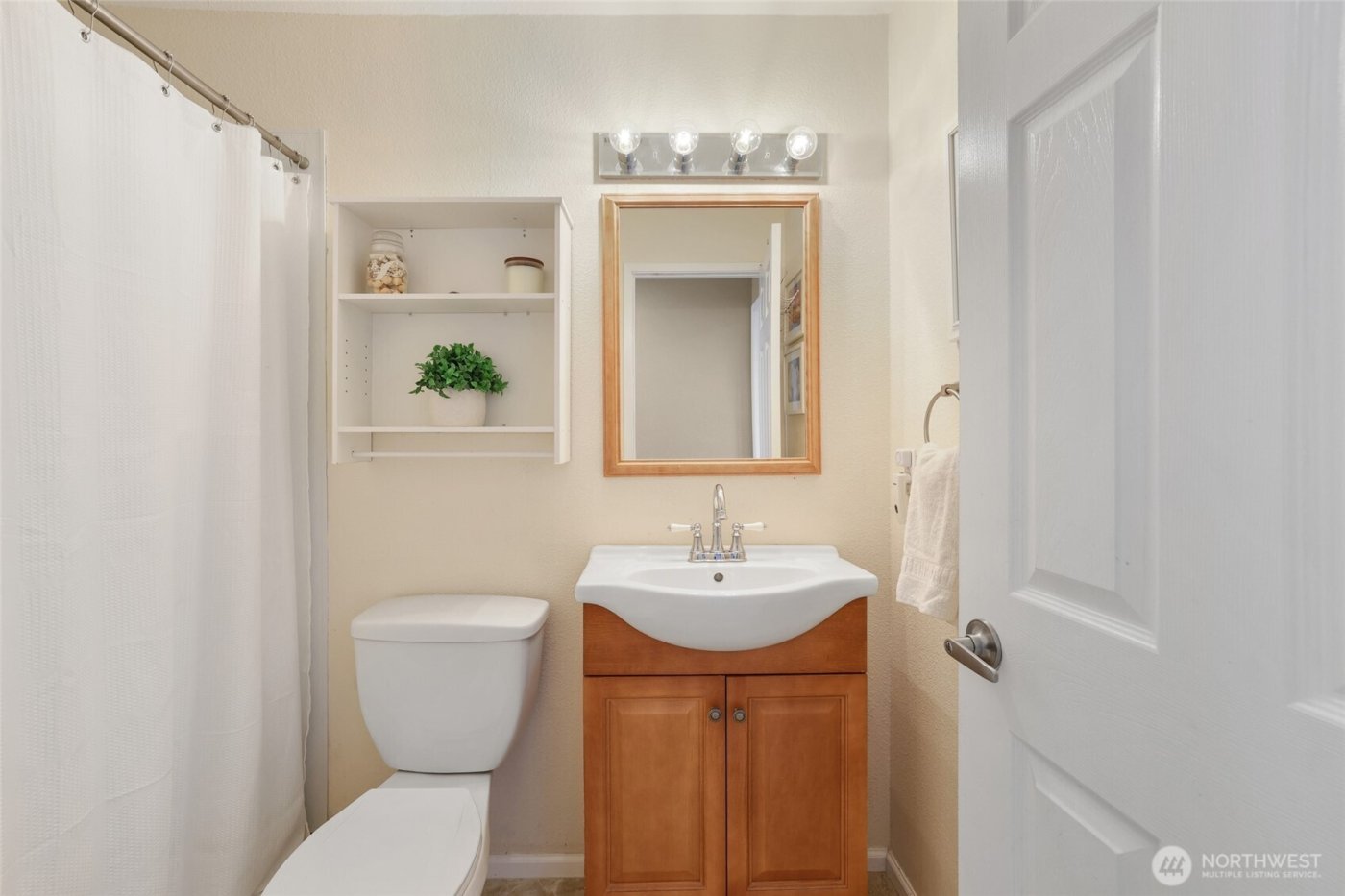 13701 SE 275th Place , Kent, WA 98042