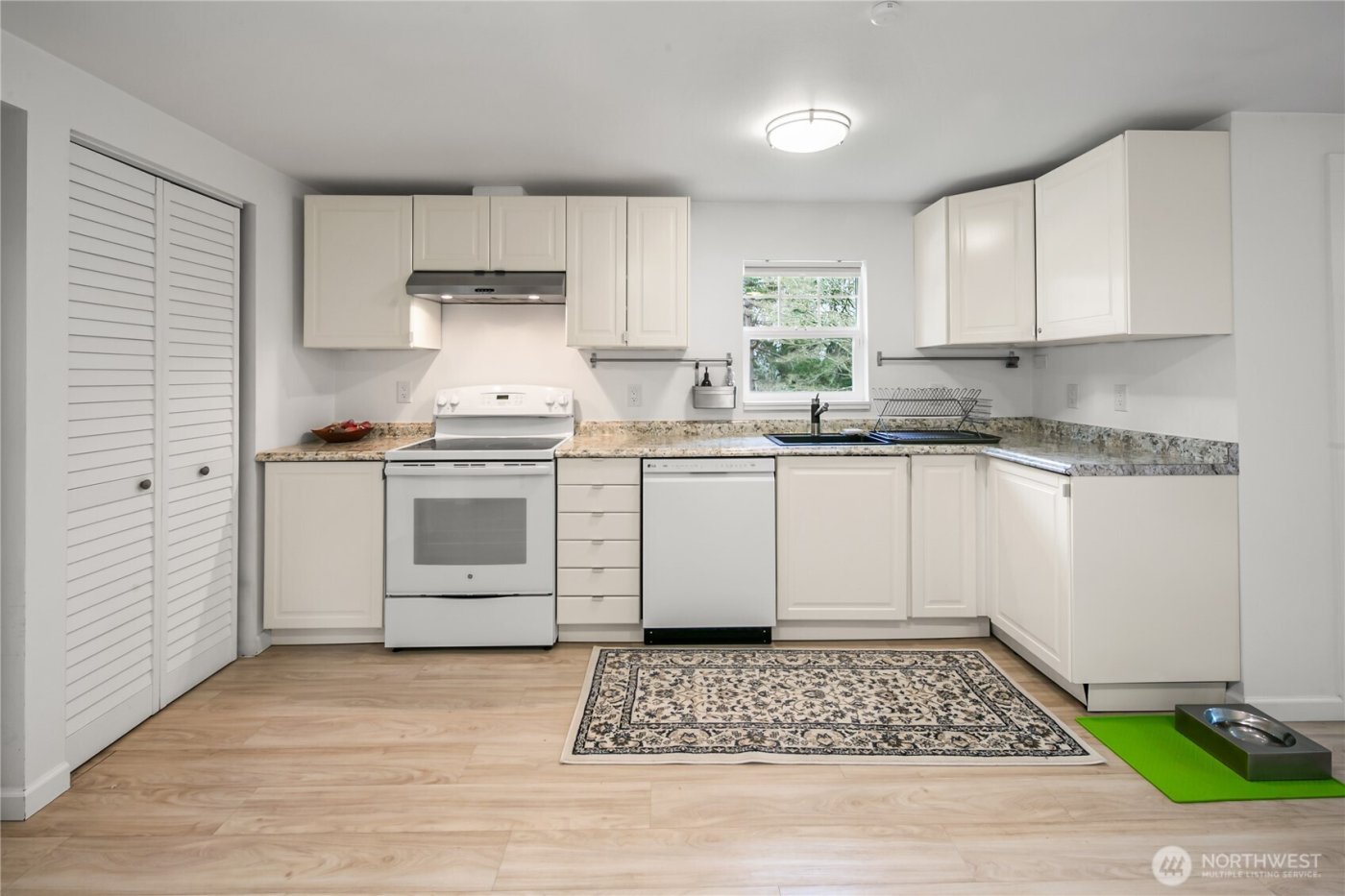 11009 Asta Lane SW, Vashon, WA 98070-3069