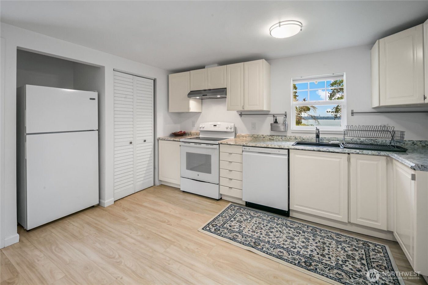 11009 Asta Lane SW, Vashon, WA 98070-3069