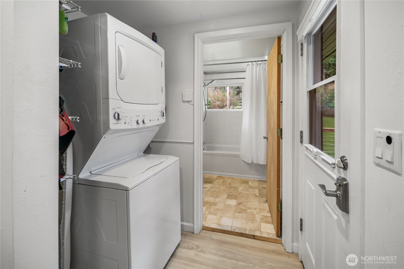 11009 Asta Lane SW, Vashon, WA 98070-3069