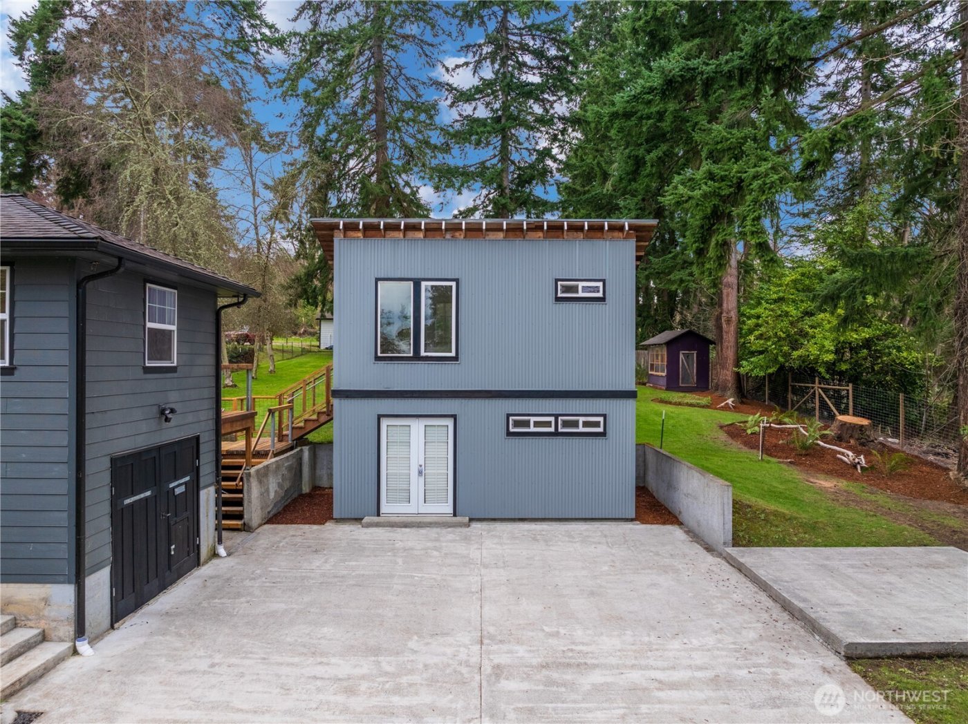 11009 Asta Lane SW, Vashon, WA 98070-3069