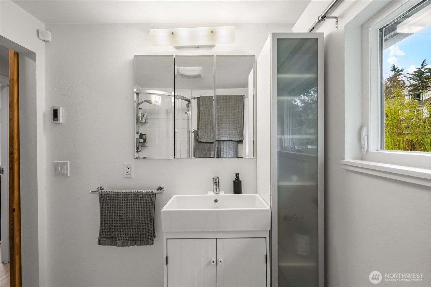 11009 Asta Lane SW, Vashon, WA 98070-3069