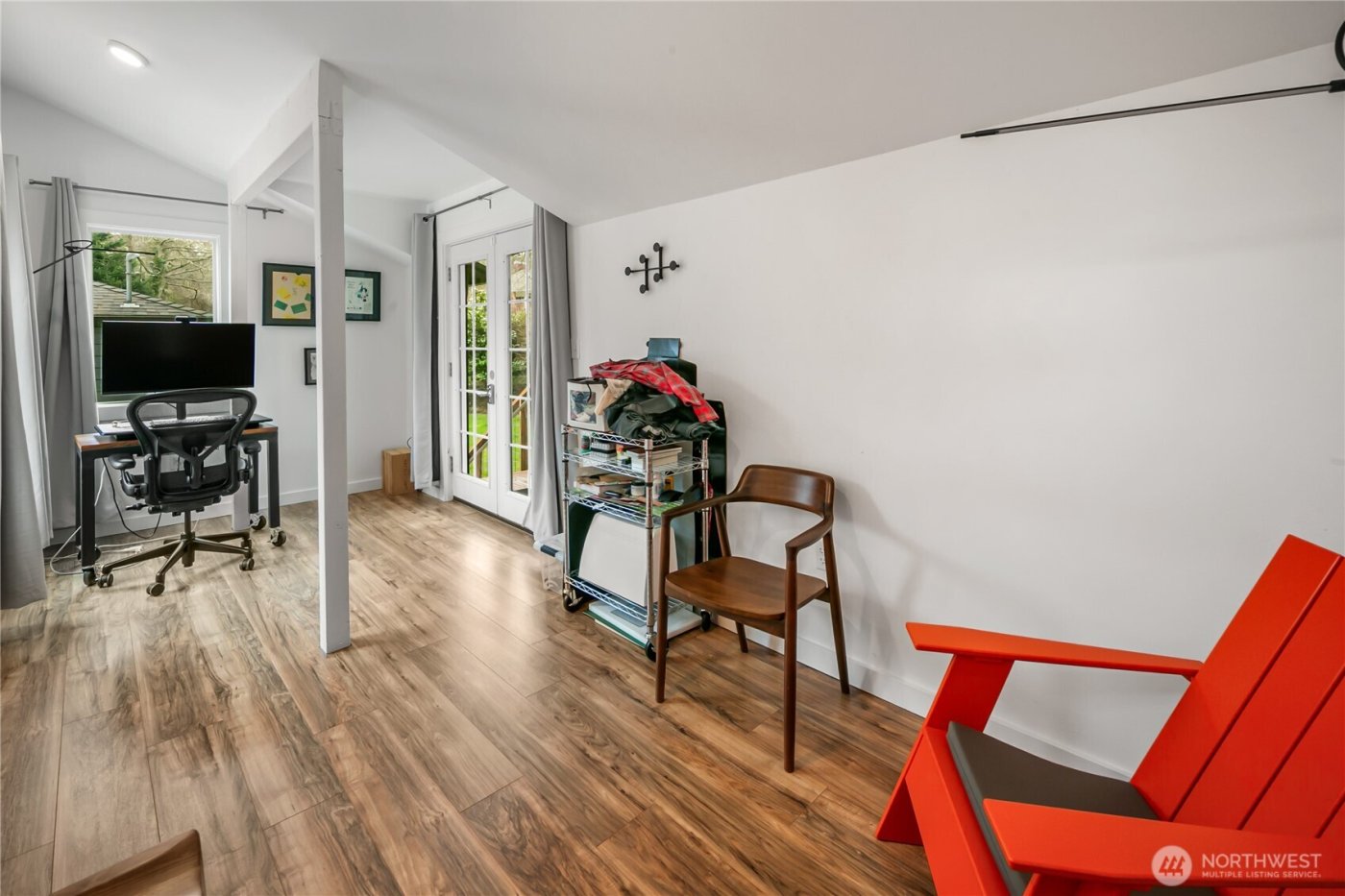 11009 Asta Lane SW, Vashon, WA 98070-3069