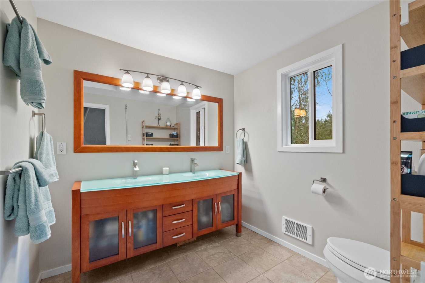 9238 50th Place W, Mukilteo, WA 98275