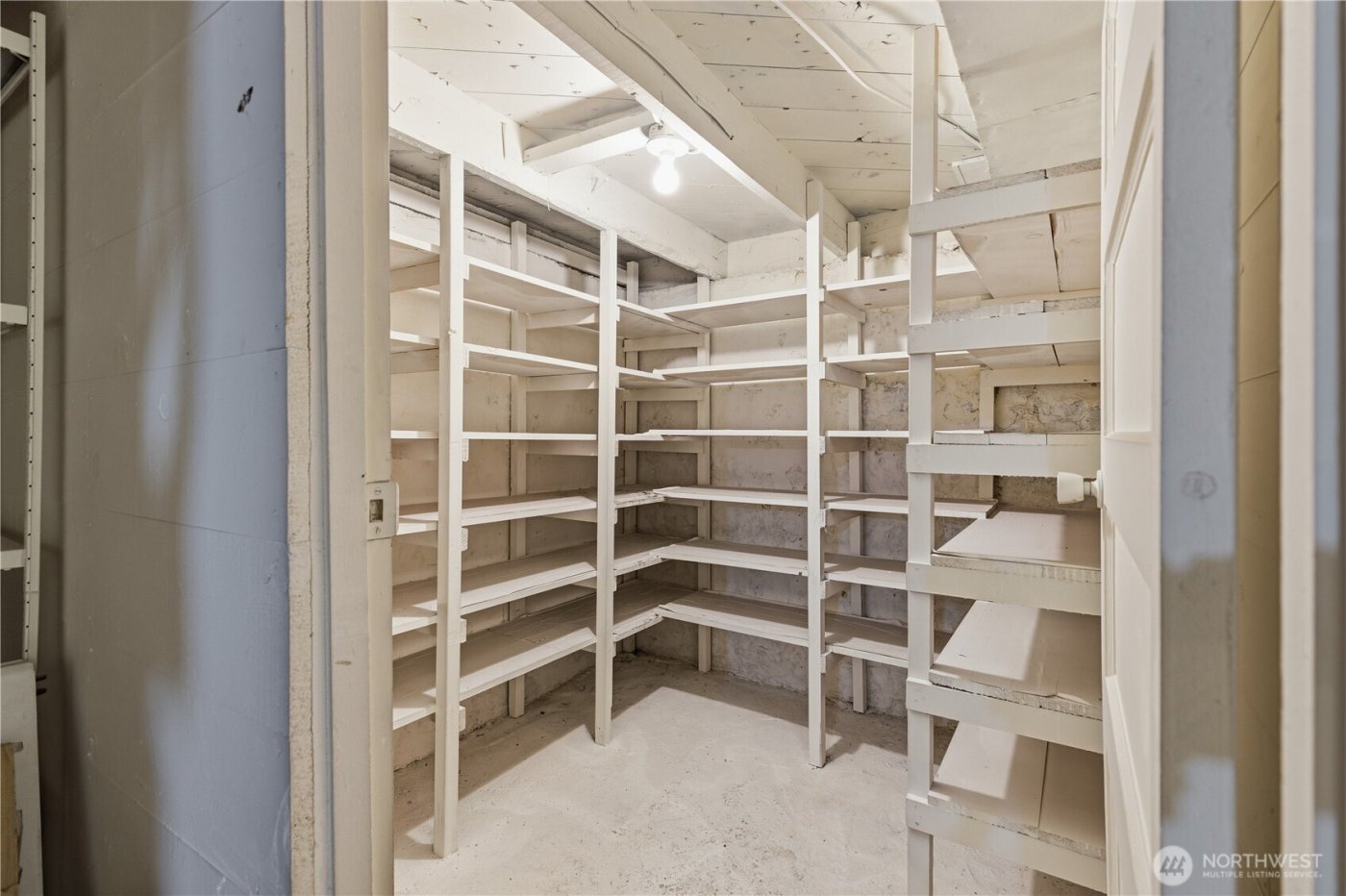 22 Kermel Road , Omak, WA 98841