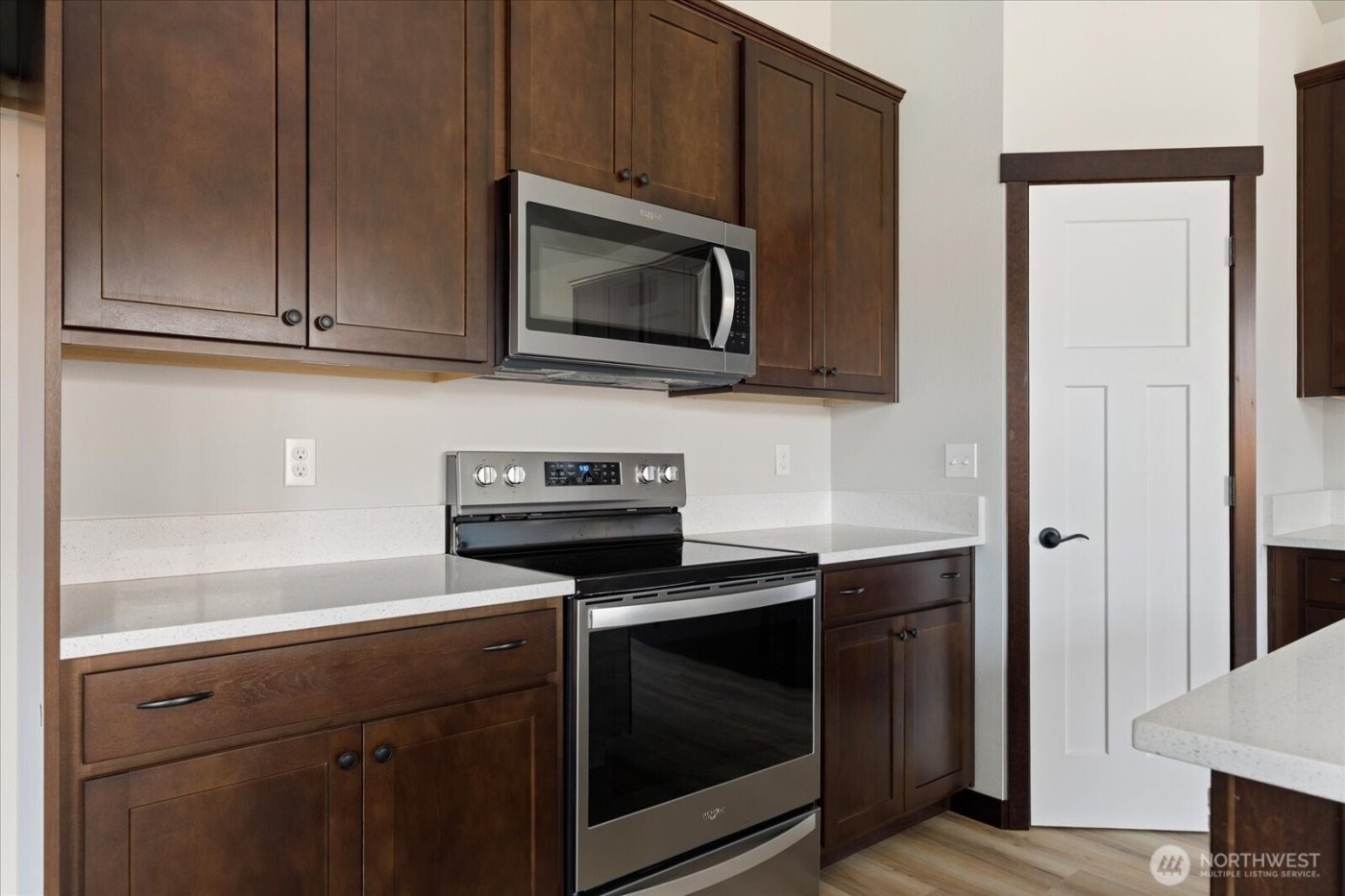 926 NW Shire Street , Oak Harbor, WA 98277