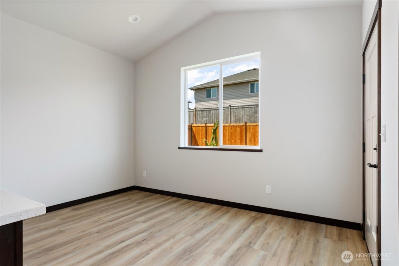 926 NW Shire Street , Oak Harbor, WA 98277