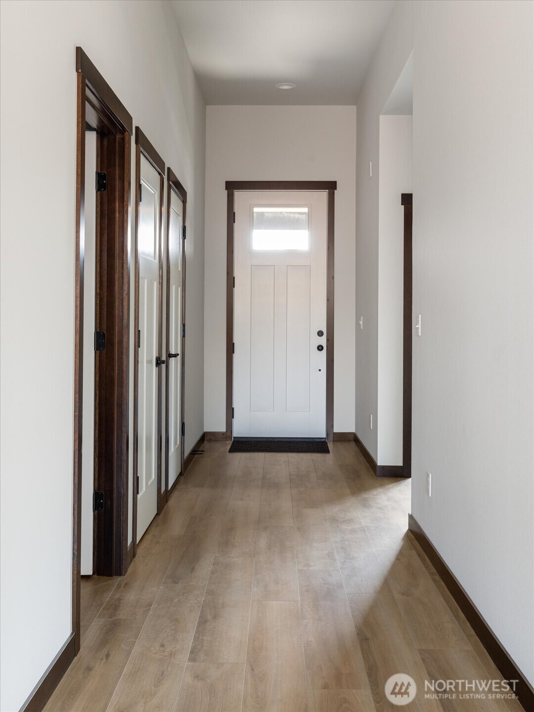 926 NW Shire Street , Oak Harbor, WA 98277