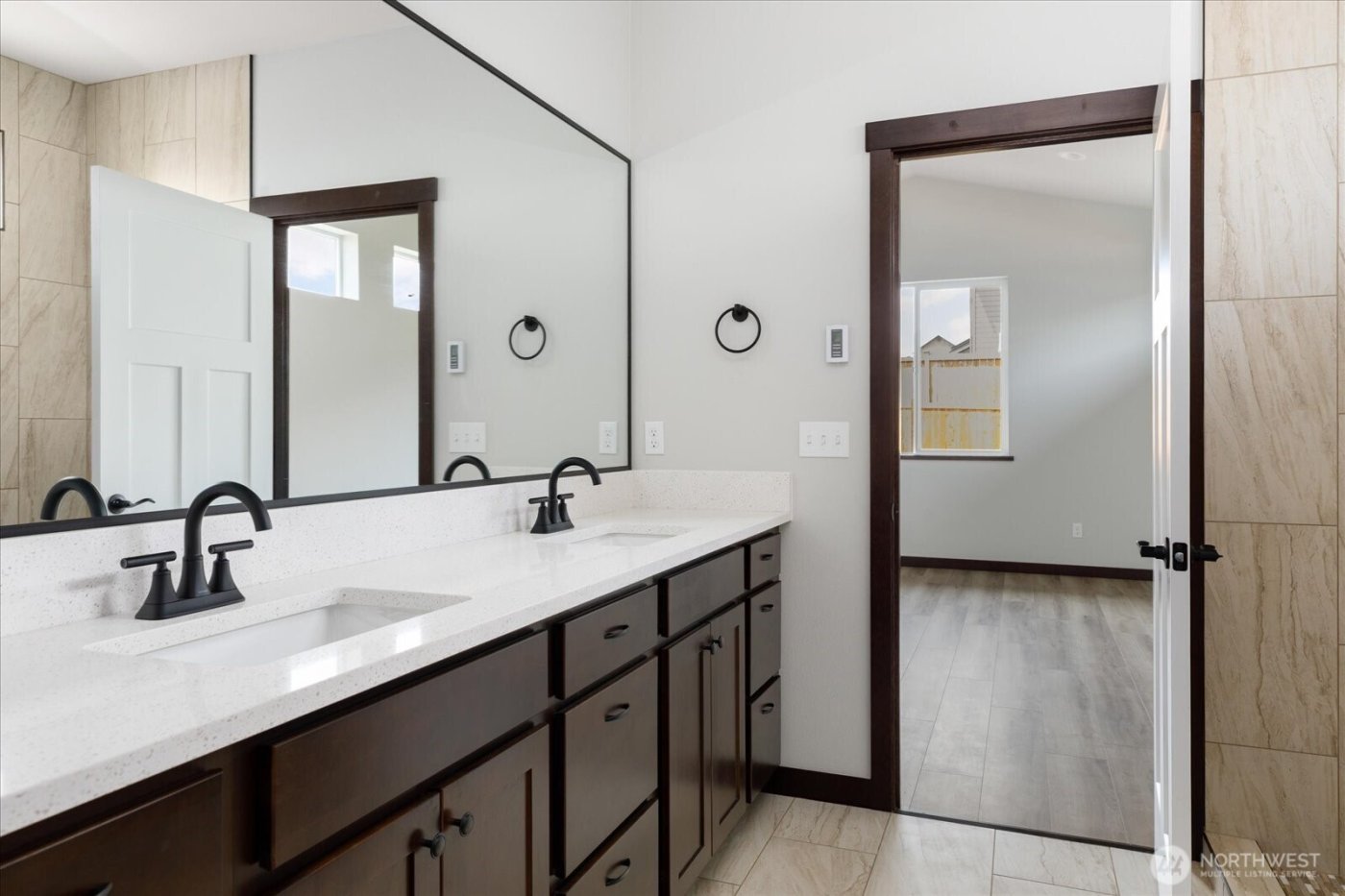 926 NW Shire Street , Oak Harbor, WA 98277