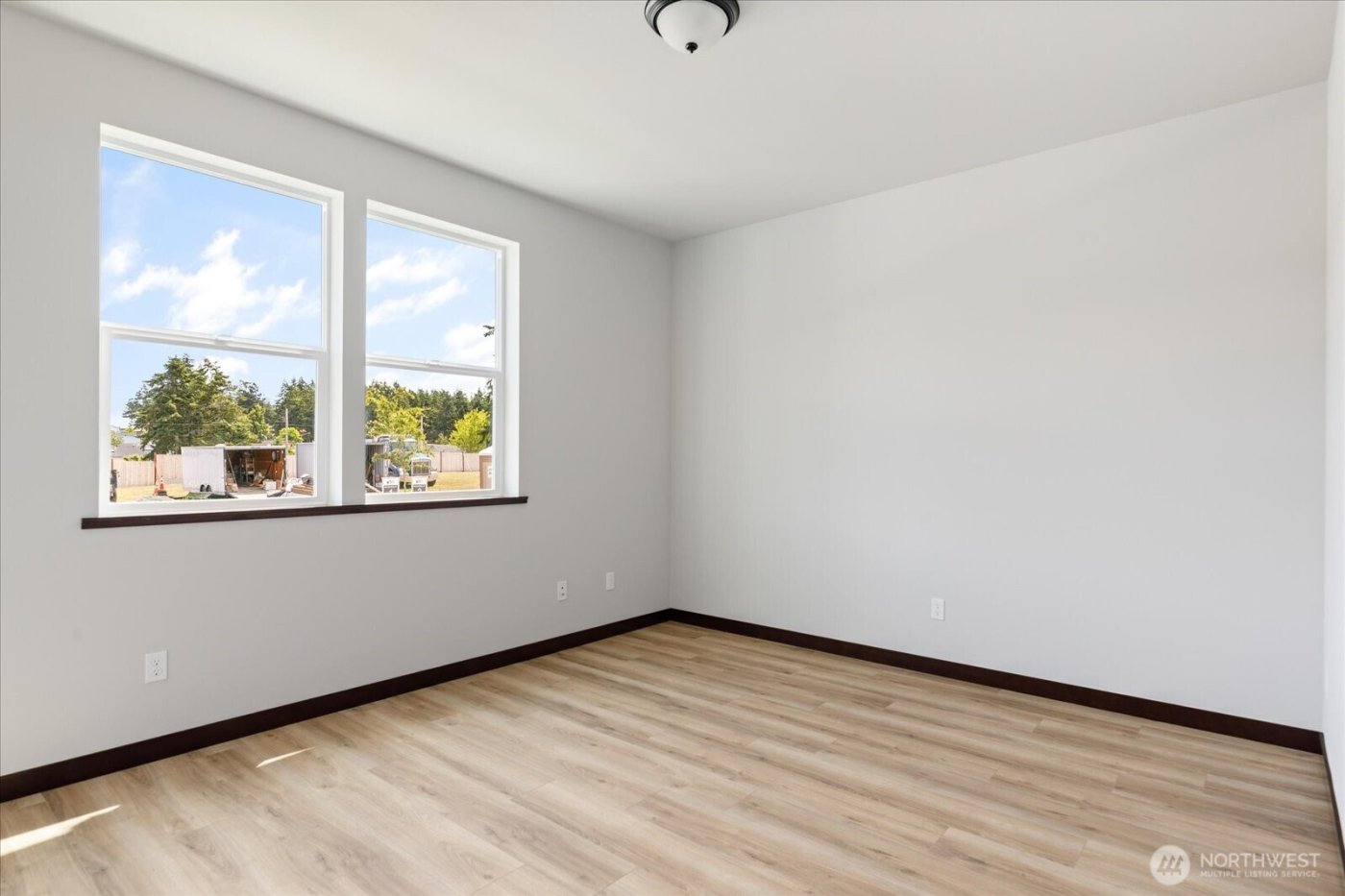 926 NW Shire Street , Oak Harbor, WA 98277