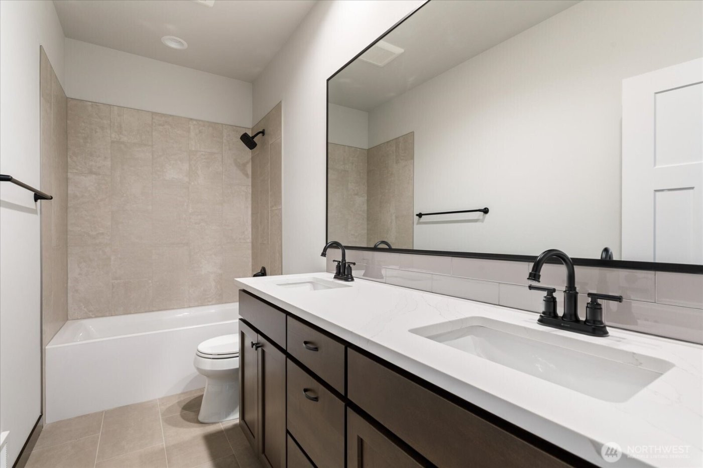 926 NW Shire Street , Oak Harbor, WA 98277