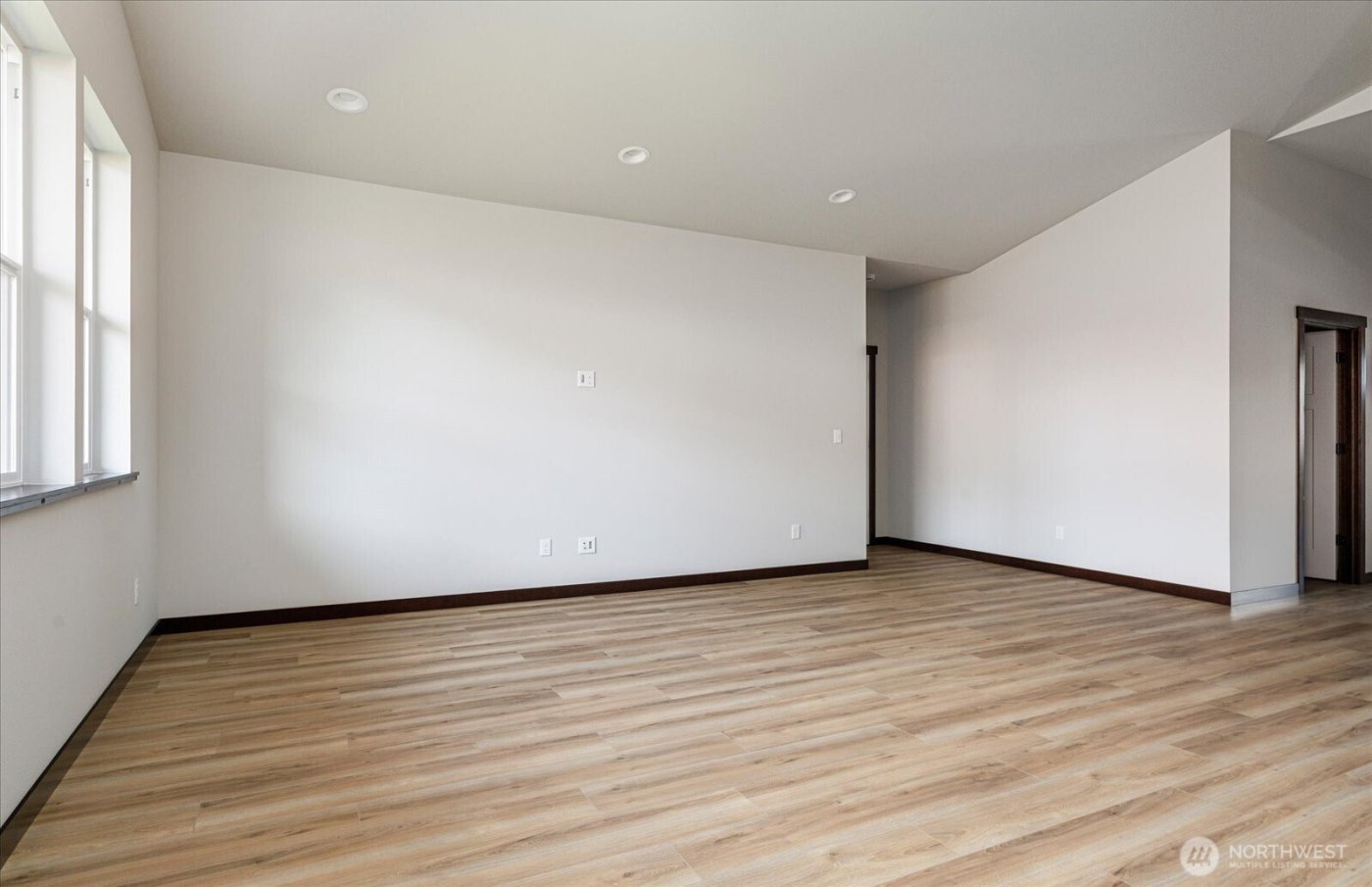 926 NW Shire Street , Oak Harbor, WA 98277