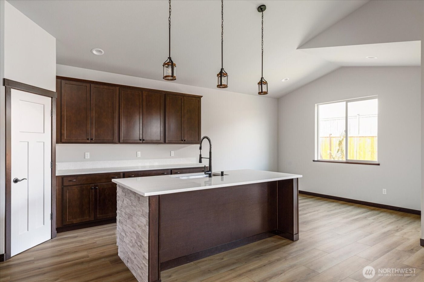 926 NW Shire Street , Oak Harbor, WA 98277