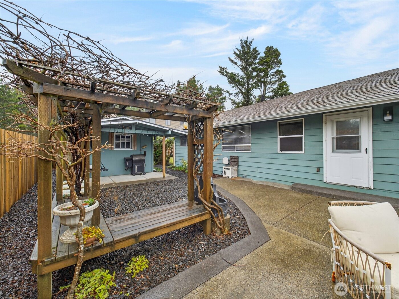 1507 Ocean Beach Boulevard S, Long Beach, WA 98631