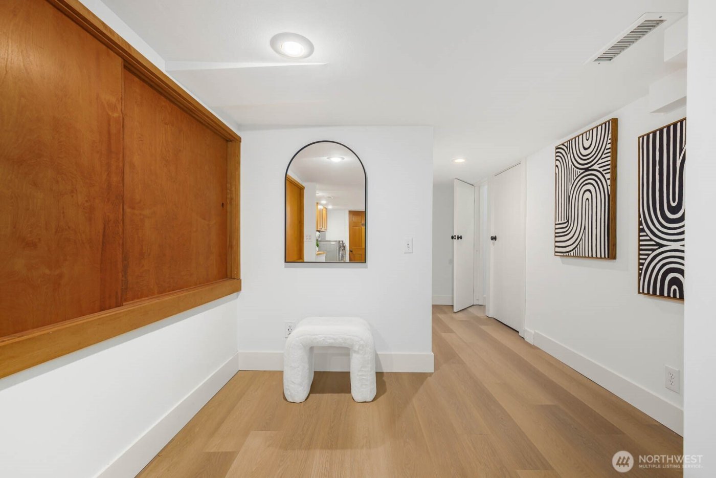 2423 3rd Avenue W, Seattle, WA 98119