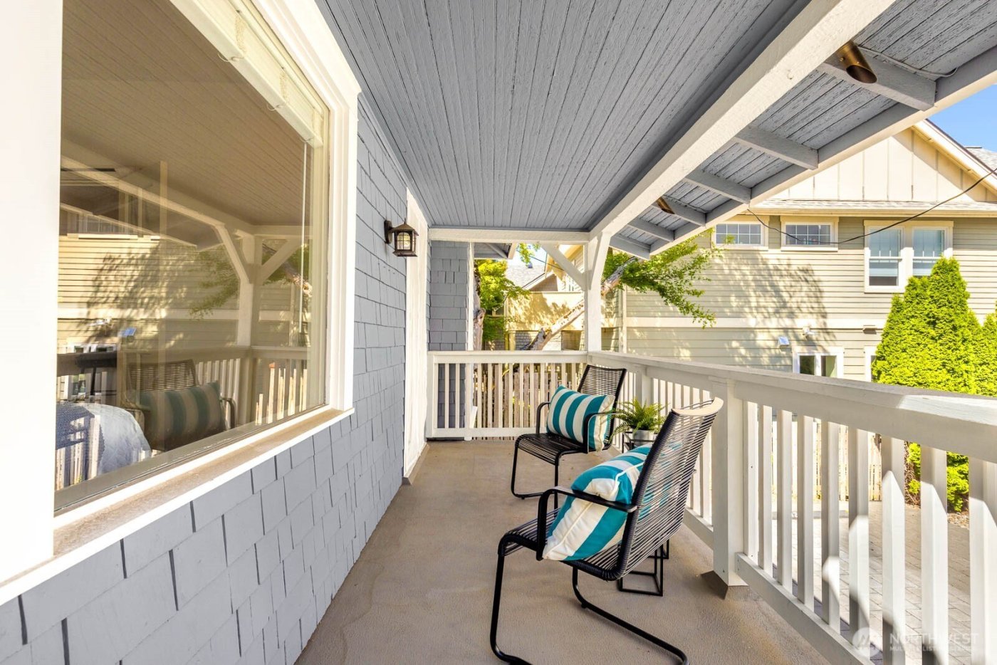 2423 3rd Avenue W, Seattle, WA 98119