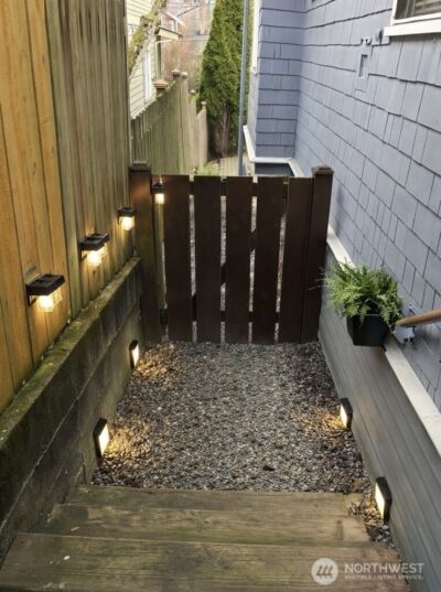 2423 3rd Avenue W, Seattle, WA 98119 - Photo 32