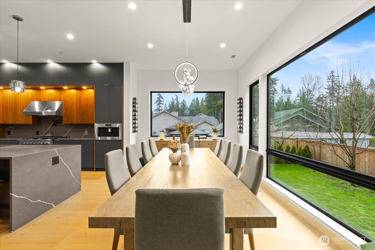 22713 SE 34th Court , Sammamish, WA 98075