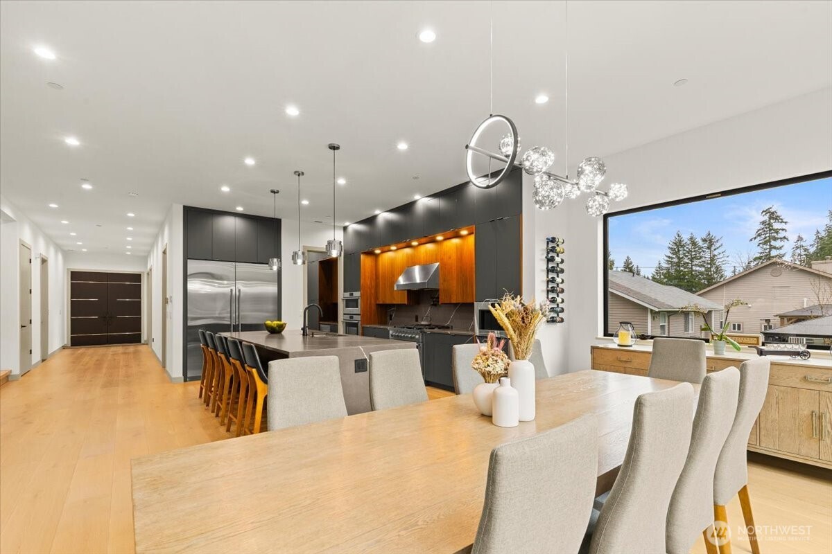 22713 SE 34th Court , Sammamish, WA 98075