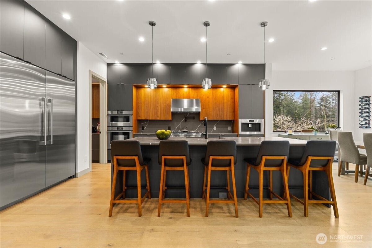 22713 SE 34th Court , Sammamish, WA 98075