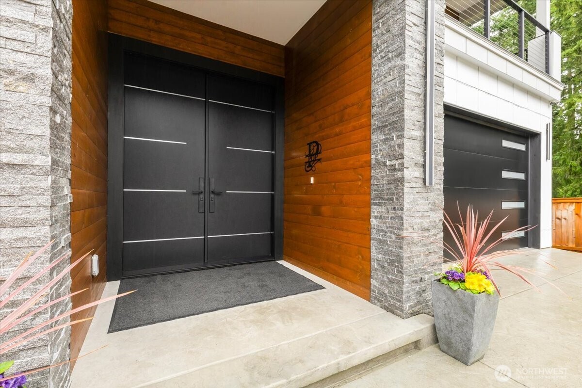 22713 SE 34th Court , Sammamish, WA 98075