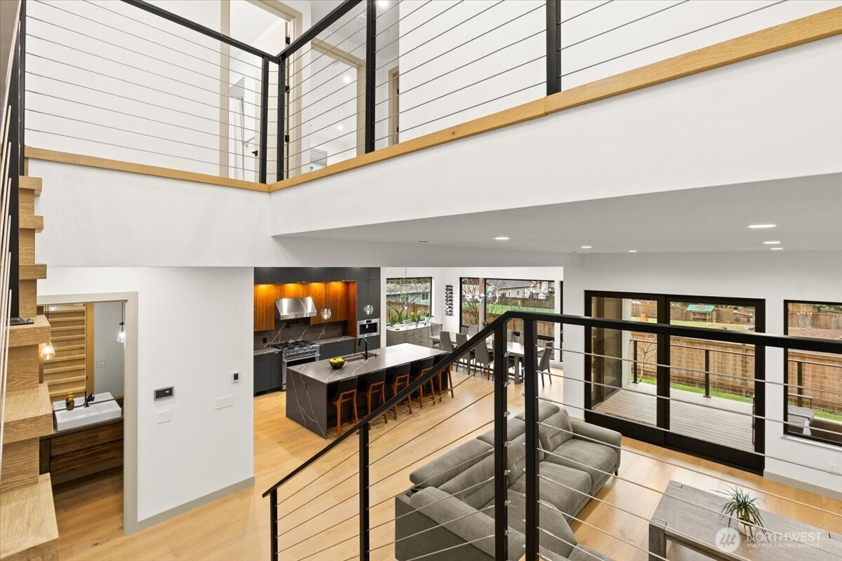 22713 SE 34th Court , Sammamish, WA 98075