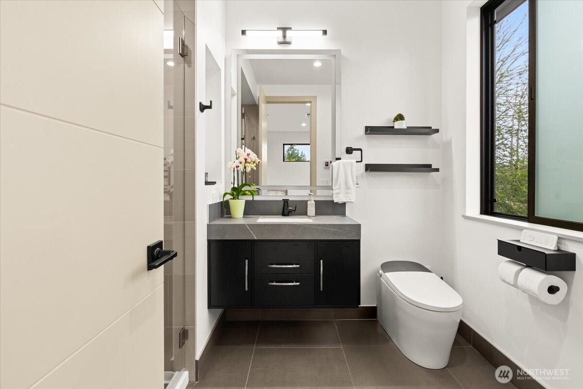 22713 SE 34th Court , Sammamish, WA 98075