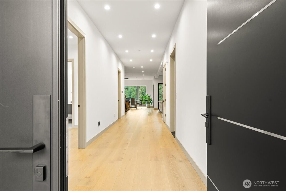 22713 SE 34th Court , Sammamish, WA 98075