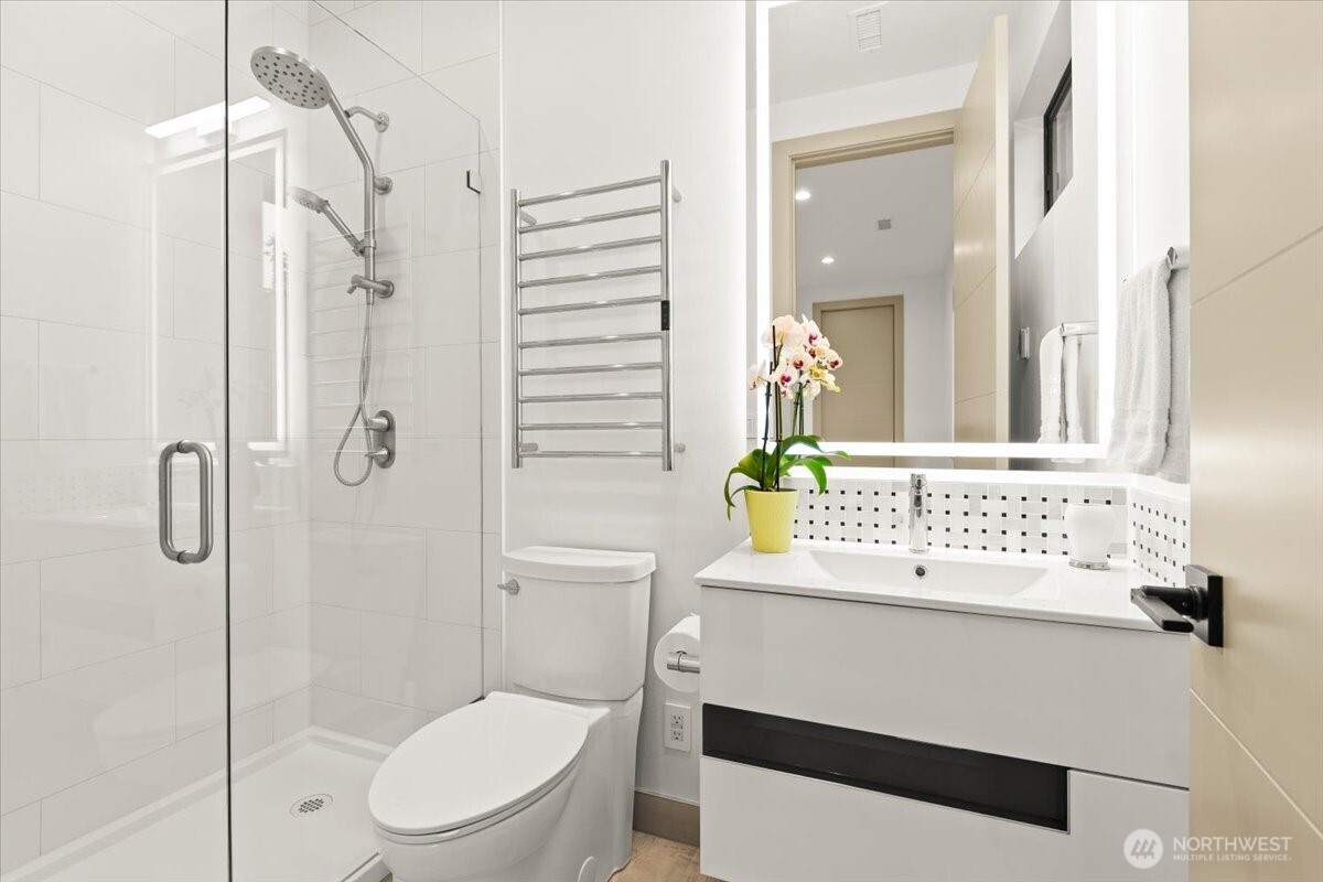 22713 SE 34th Court , Sammamish, WA 98075