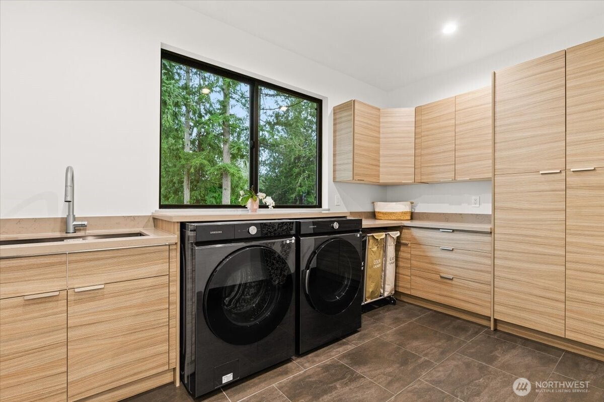 22713 SE 34th Court , Sammamish, WA 98075