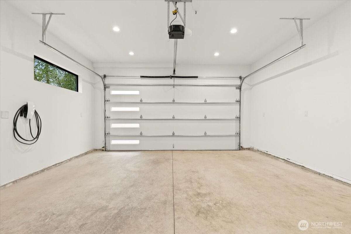 22713 SE 34th Court , Sammamish, WA 98075