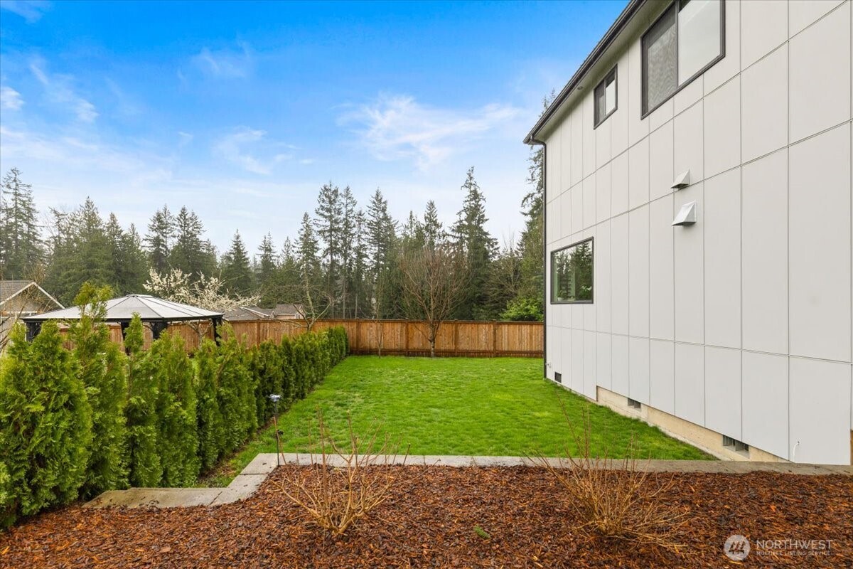 22713 SE 34th Court , Sammamish, WA 98075