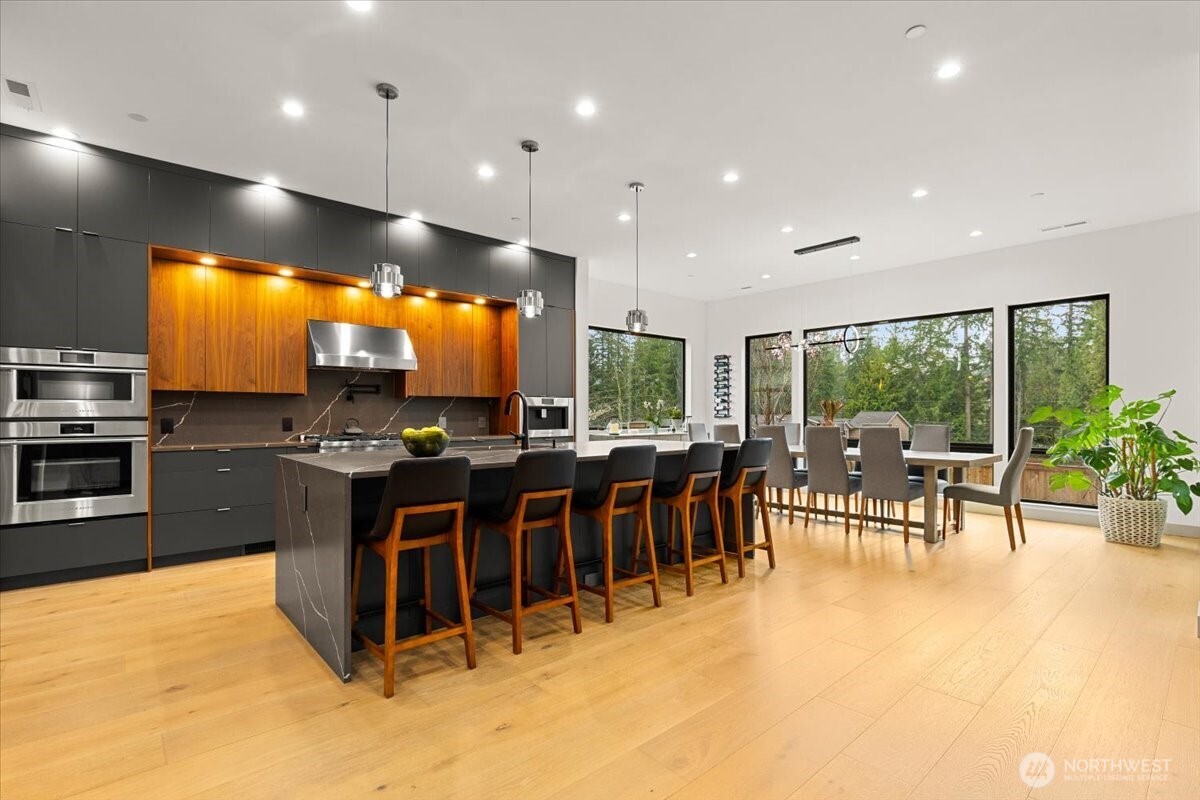 22713 SE 34th Court , Sammamish, WA 98075