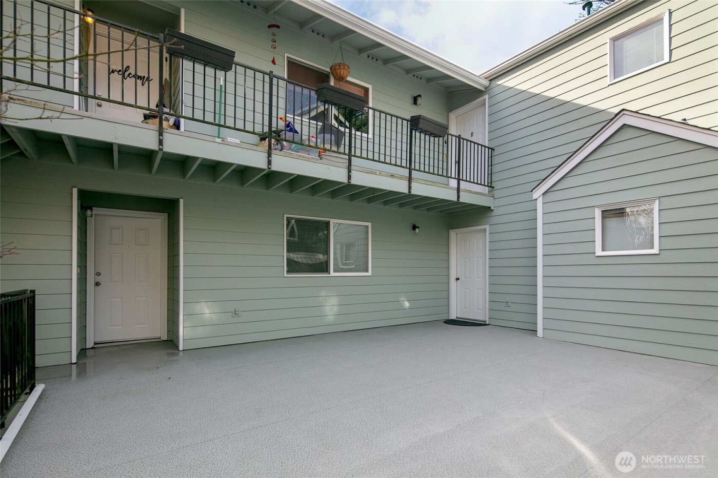 9741 Woodlawn Avenue N, Seattle, WA 98103