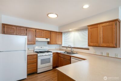 9741 Woodlawn Avenue N, Seattle, WA 98103 - Photo 5