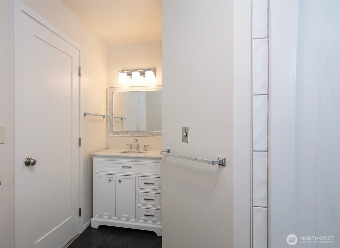 9741 Woodlawn Avenue N, Seattle, WA 98103