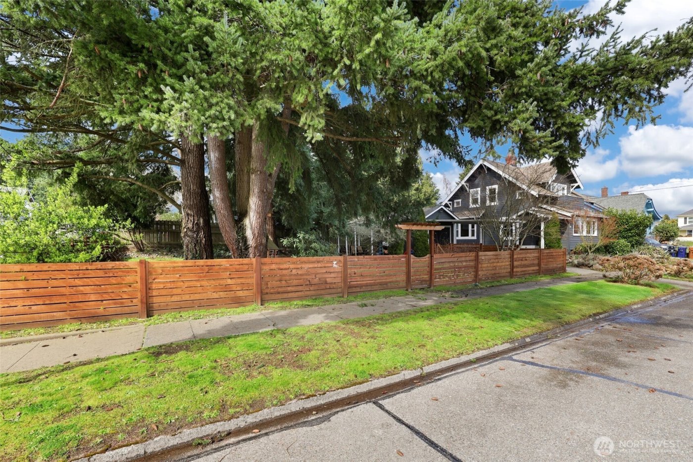 710 S Lawrence Street , Tacoma, WA 98405