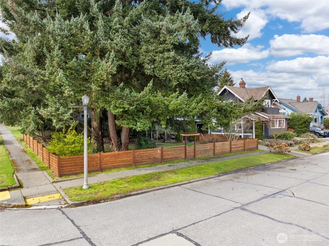 710 S Lawrence Street , Tacoma, WA 98405