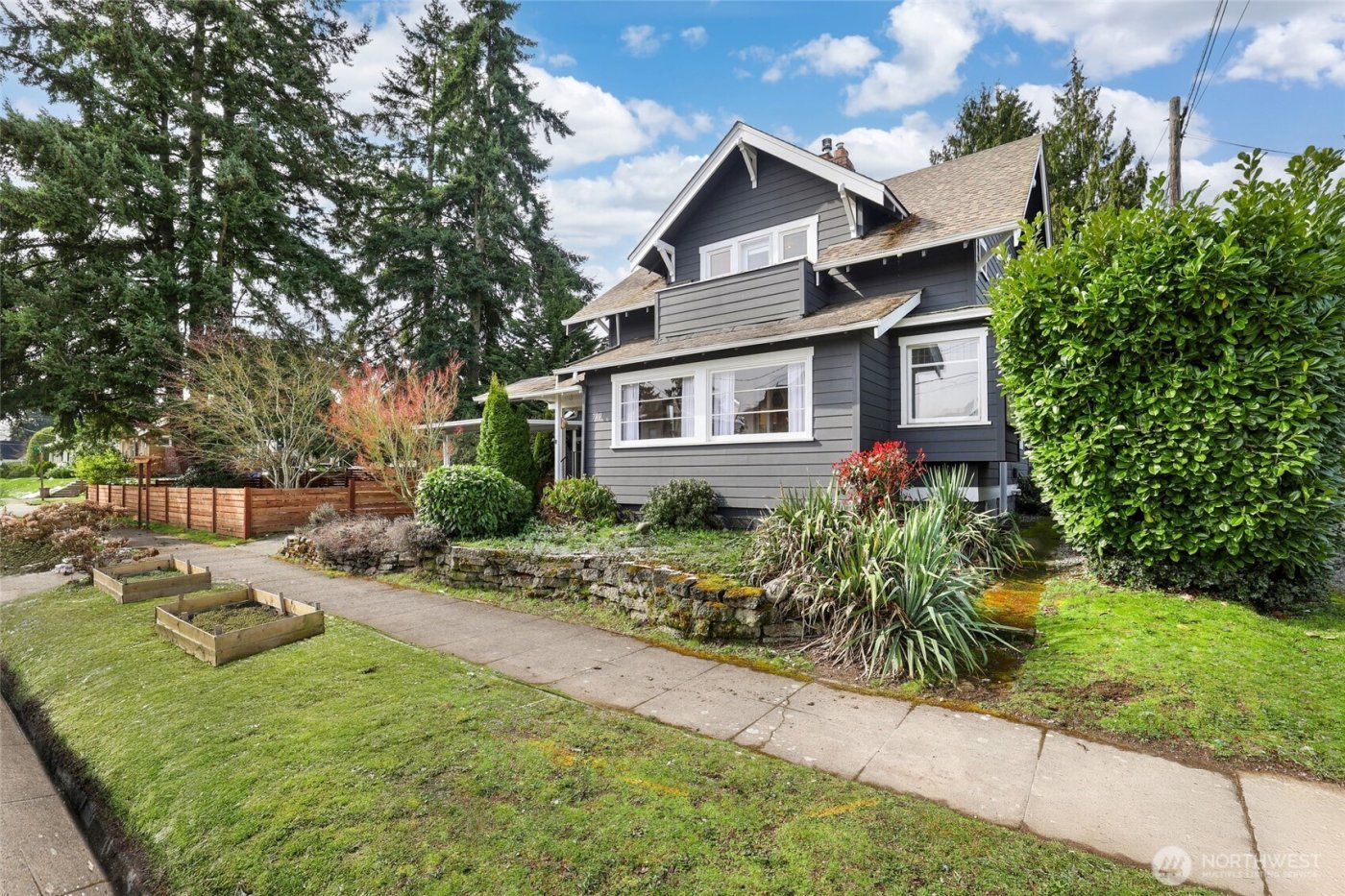 710 S Lawrence Street , Tacoma, WA 98405