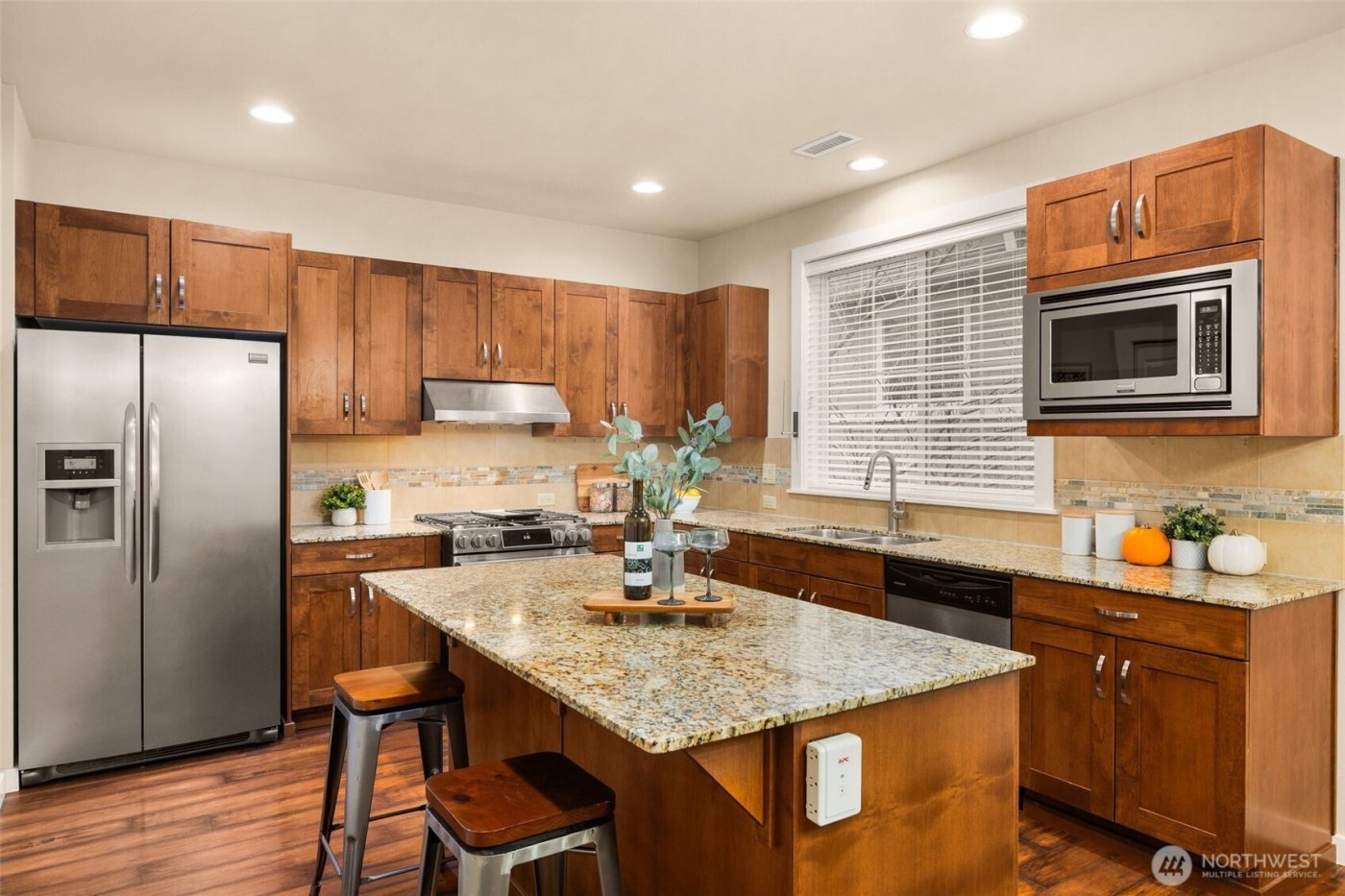 365 NE Denny Way , Issaquah, WA 98029