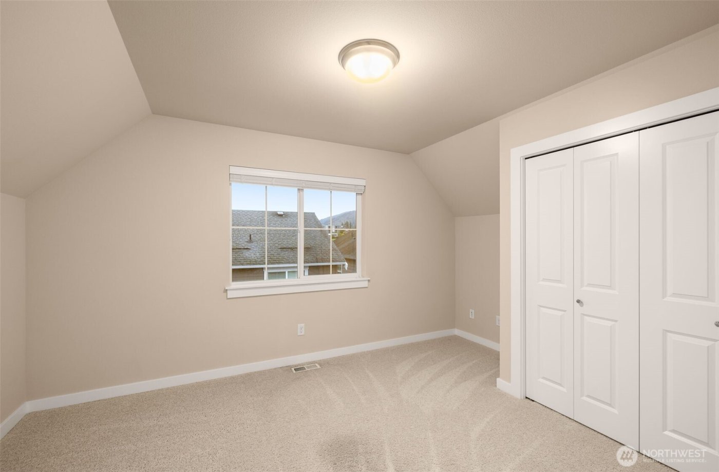 365 NE Denny Way , Issaquah, WA 98029