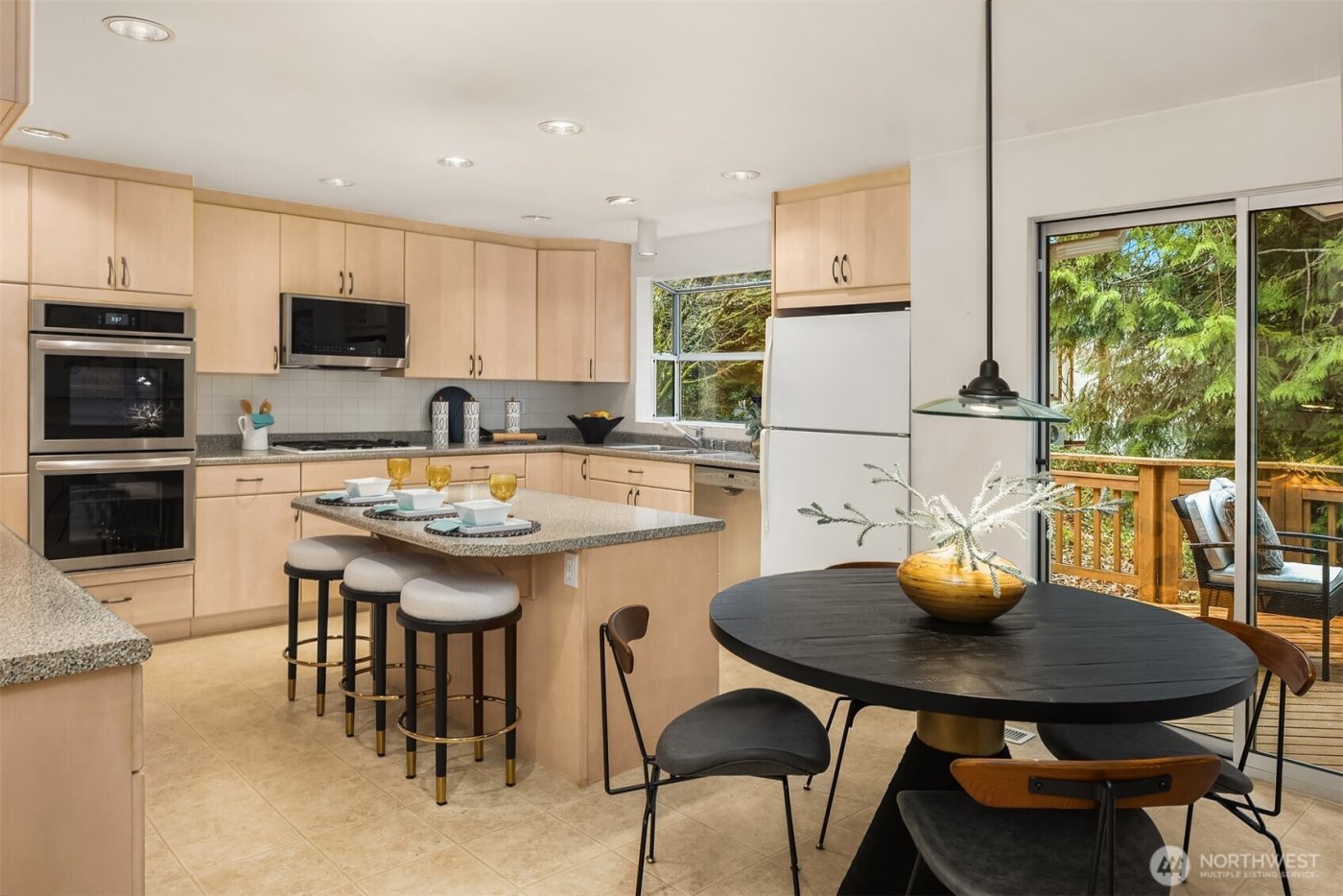 3905 96th Avenue SE, Mercer Island, WA 98040