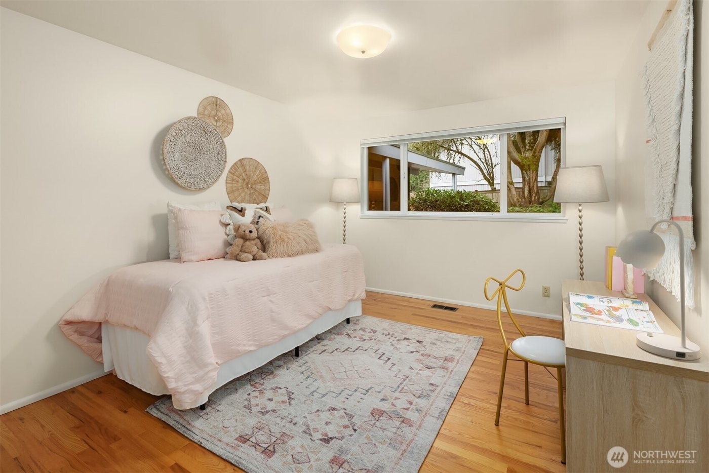 3905 96th Avenue SE, Mercer Island, WA 98040