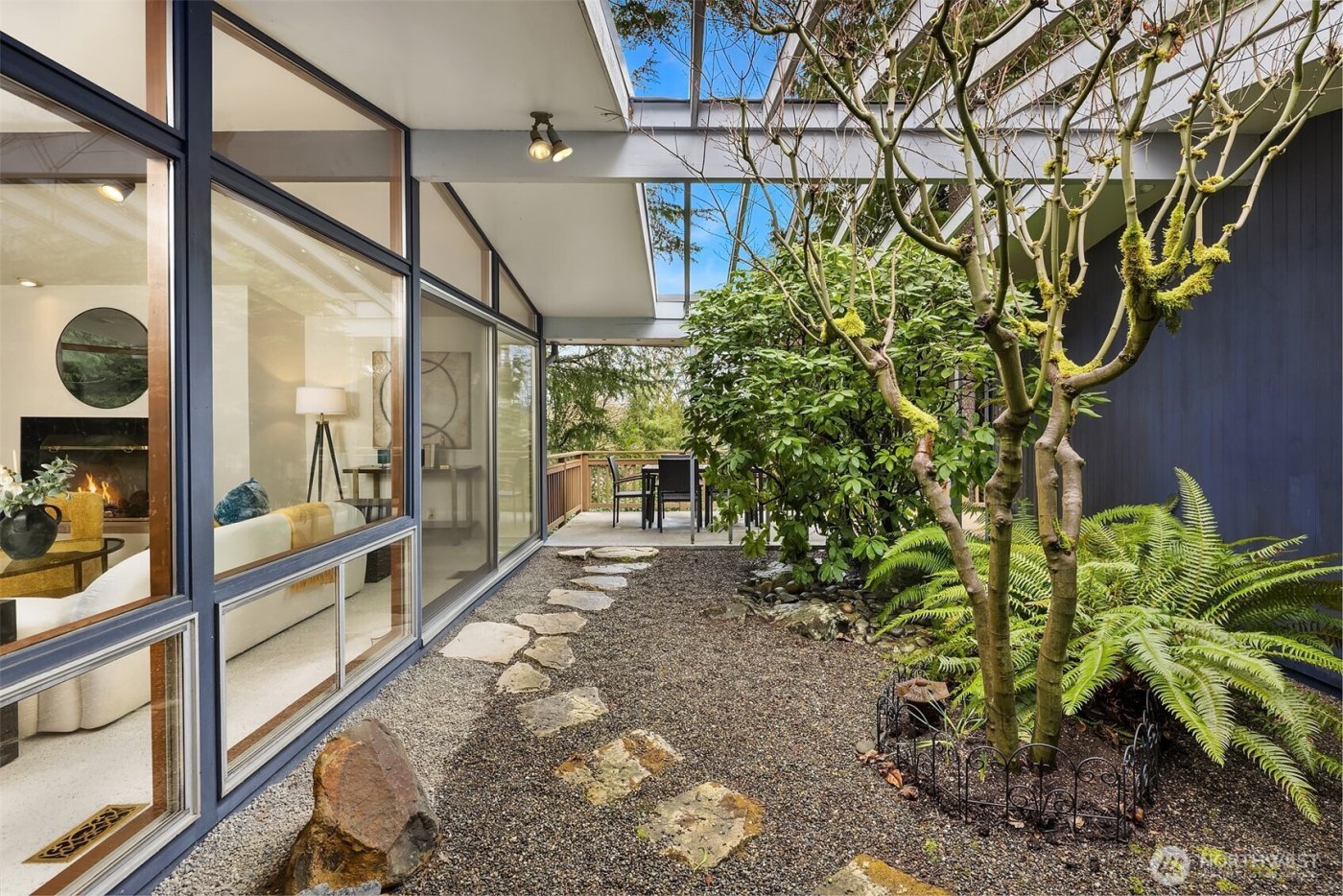 3905 96th Avenue SE, Mercer Island, WA 98040