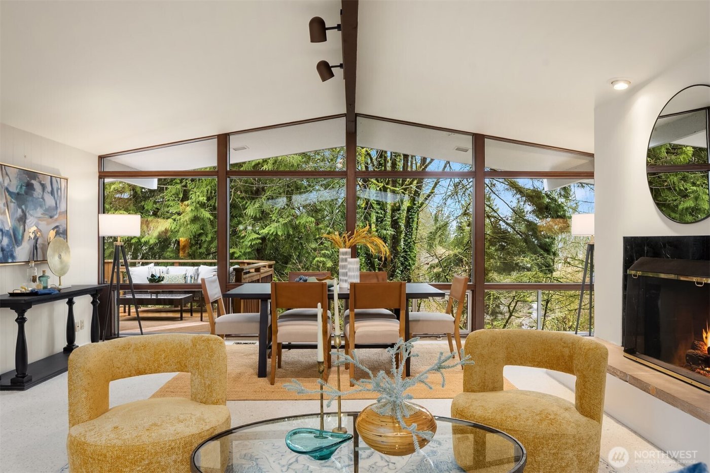 3905 96th Avenue SE, Mercer Island, WA 98040