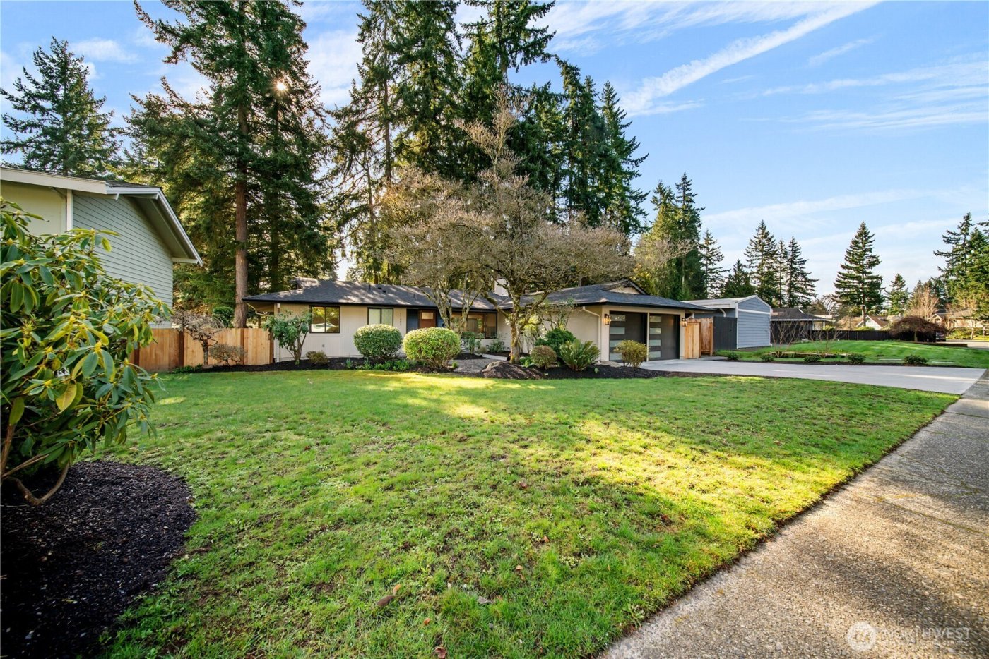 11903 NE 142nd Place , Kirkland, WA 98034-1454
